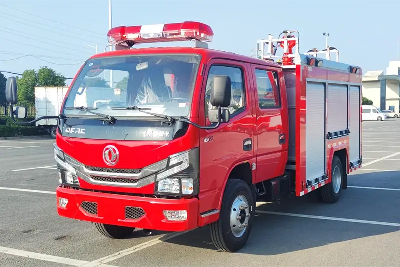 Droog poeder en schuim gecombineerde brandweerwagen